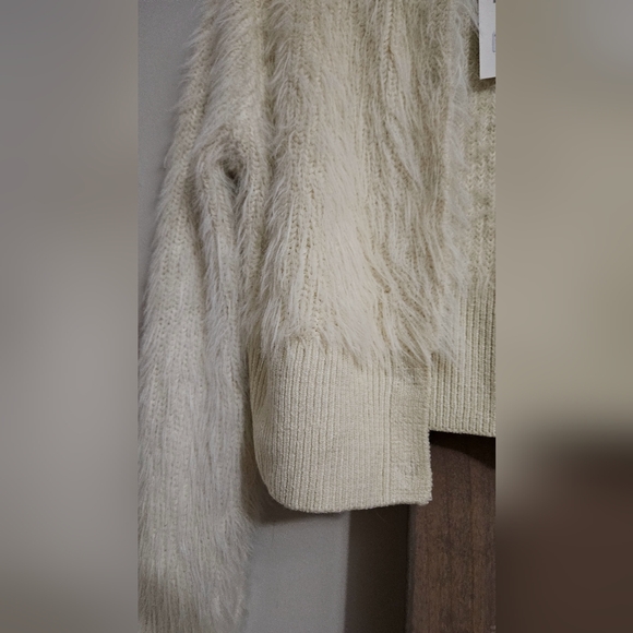 ZARA Faux fur cream cardigan. Size Medium NWT - Picture 9 of 16